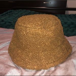 FUZZY TEDDY BROWN BUCKET HAT